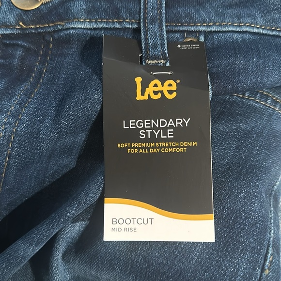 Women’s Legendary Mid Rise Bootcut Jean Compas - Picture 4 of 4